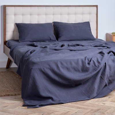 Old navy sheet set - flat and fitted sheets and 2 pillowcases 