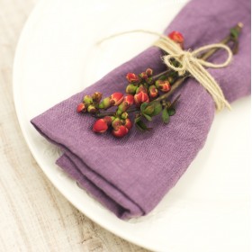 White linen napkin set