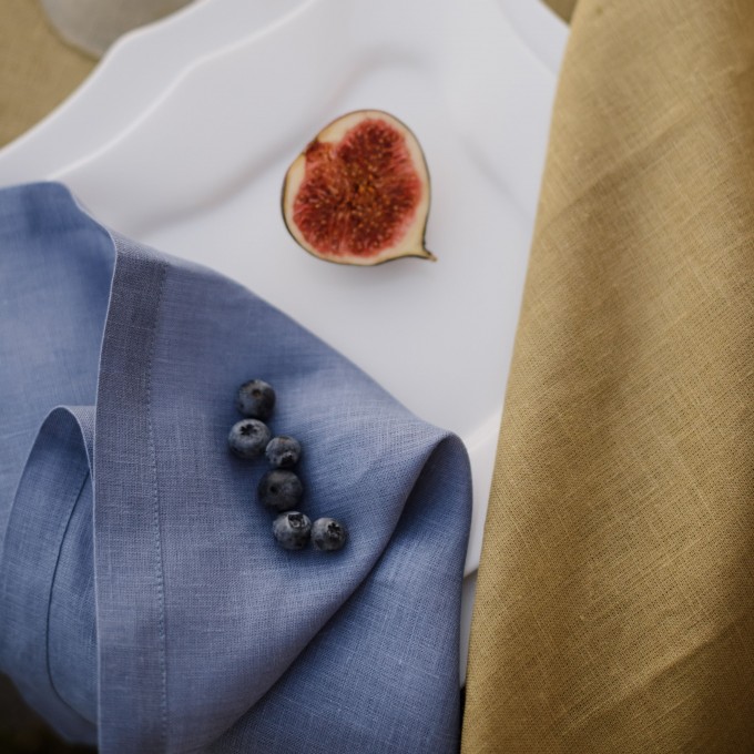 Plum linen napkin set