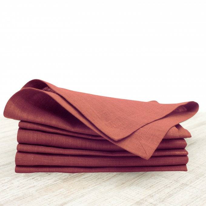 White linen napkin set