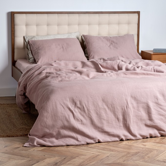 White duvet cover with coconut buttons