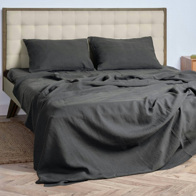 Old navy linen sheet set with pillowcases