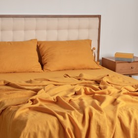 Mustard linen sheets and pillowcases set