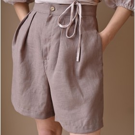 Tan high waisted pleated shorts Bea with pockets Tan high waisted pleated shorts Bea with pockets