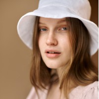 White casual summer bucket hat